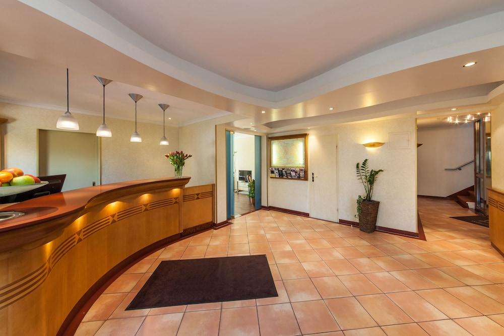 Garden Hotel