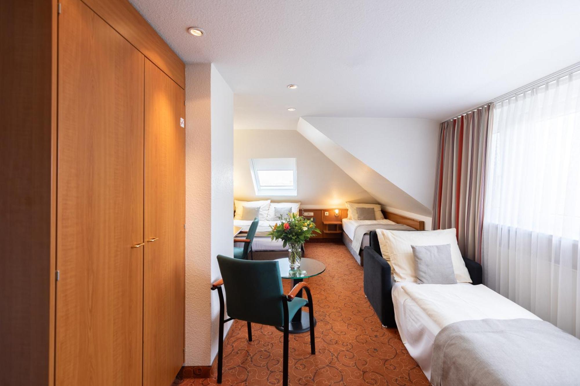 Garden Hotel 3*