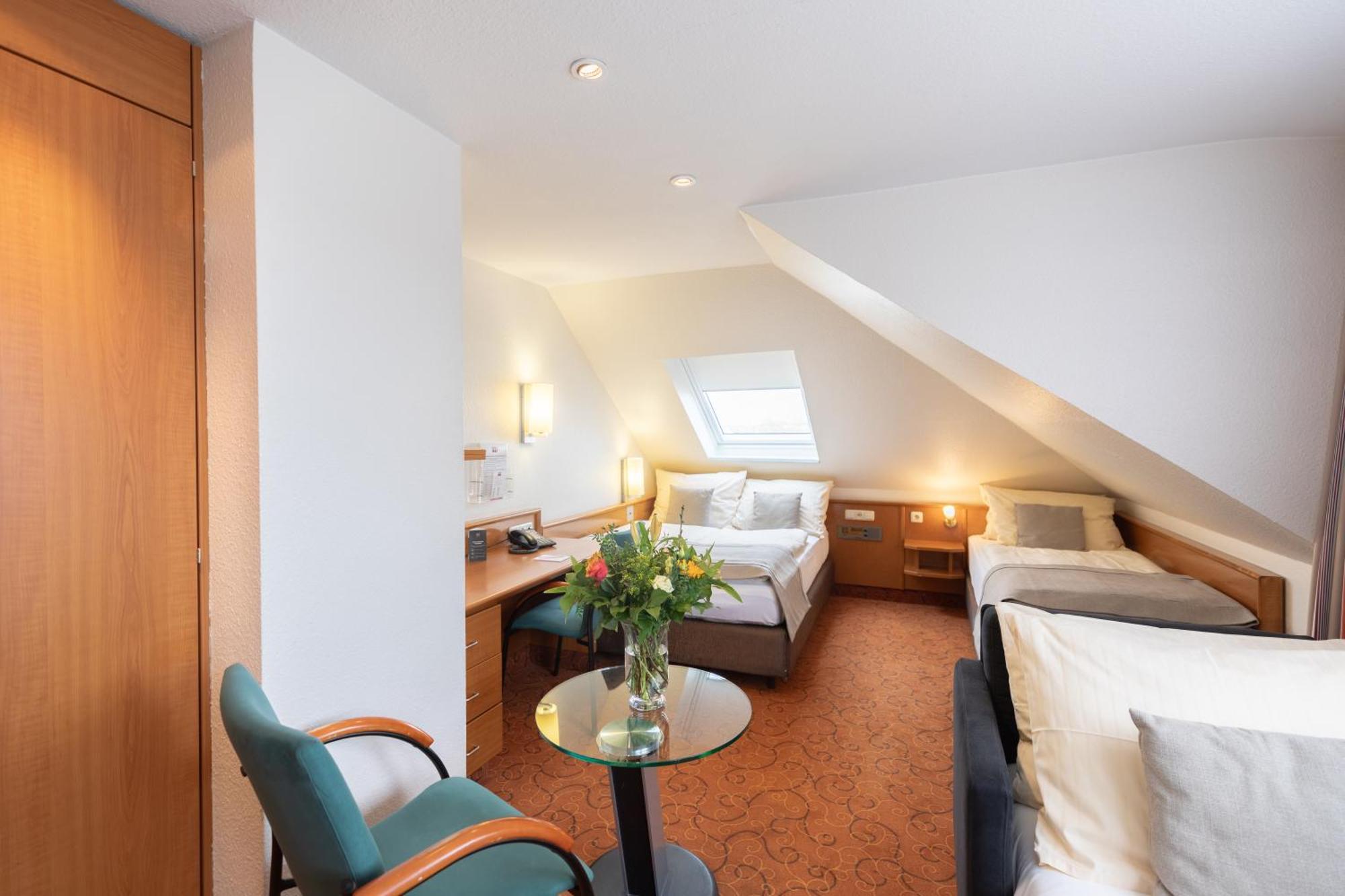 Garden Hotel 3*